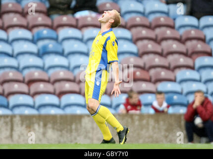 Fußball - vor der Saison freundlich - Burnley gegen Leeds United - Turf Moor. Luciano Becchio von Leeds United feiert das 1. Tor gegen Burnley Stockfoto