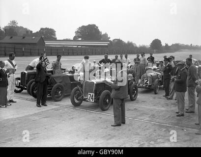 Motorrennen - Relay Race - Brooklands. Der Start des Relay Race in Brooklands. Stockfoto