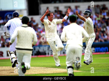 Australiens Peter Siddle feiert das Wicket von Englands James Anderson beim vierten Test in Headingley, Leeds. Stockfoto