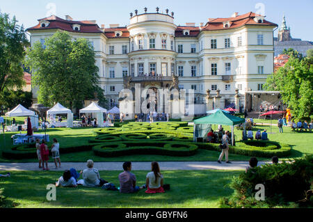 Deutschen Botschaft im Palais Lobkowicz (Lobkovicky) (Bundesrepublik Deutschland, BRD), Garten Stockfoto