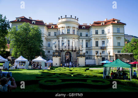 Deutschen Botschaft im Palais Lobkowicz (Lobkovicky) (Bundesrepublik Deutschland, BRD), Garten Stockfoto