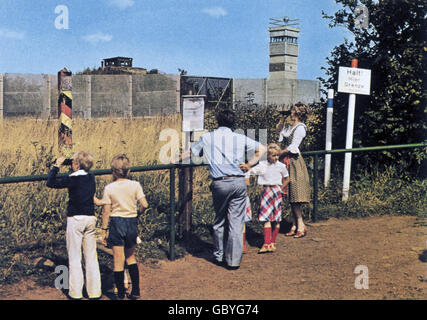 Geographie / Reisen, Deutschland, Politik, Besucher an der deutschen Grenze, Parkplatz 'Schwarzes Moor', Anfang der 70er Jahre, Zusatzrechte-Abfertigung nicht vorhanden Stockfoto