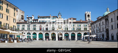 BRESCIA, Italien - 20. Mai 2016: Das Panorama der Piazza della Loggia Quadrat. Stockfoto