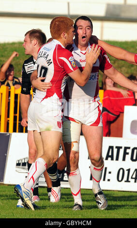 Rugby League - Engage Super League - Hull Kingston Rovers gegen Hull FC - Craven Park. Paul Cooke von Hull KR feiert seinen zweiten Versuch mit Kris Welham (links) während des Engage Super League-Spiels im Craven Park, Hull. Stockfoto