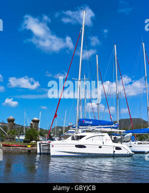 dh Nelsons Dockyard ANTIGUA Karibik Katamaran festgemacht English Harbour Marina West Indies Stockfoto