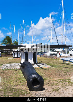 dh Nelsons Dockyard ANTIGUA Karibik Capstan und Yachten English Harbour historischer Westindischen Marinedocks Stockfoto