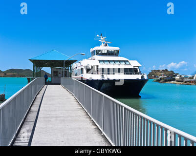 Dh St Johns ANTIGUA KARIBIK Inter Island Ferry catamaran im Hafen am Pier Saint Johns Lokale Fähren barbuda Stockfoto