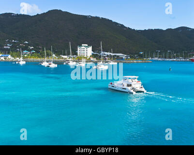 dh Road Town TORTOLA Karibischen Luxus Katamaran Yacht Boot Road Town Marina Bvi Leeward-Inseln Stockfoto