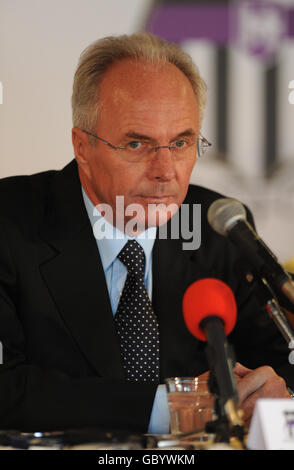 Sven Goran Eriksson, der neue Fußballdirektor von Notts County, während der Fußball-WM Die Pressekonferenz in der Meadow Lane Stockfoto