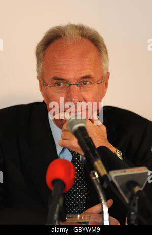 Sven Goran Eriksson, der neue Fußballdirektor von Notts County, während der Fußball-WM Die Pressekonferenz in der Meadow Lane Stockfoto