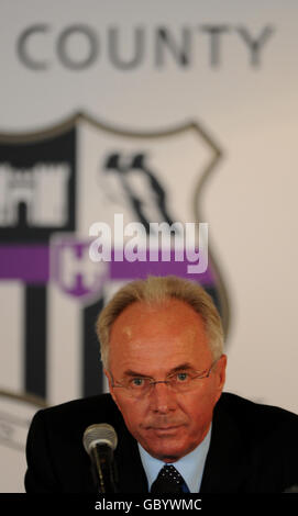 Sven Goran Eriksson, der neue Fußballdirektor von Notts County, während der Fußball-WM Die Pressekonferenz in der Meadow Lane Stockfoto