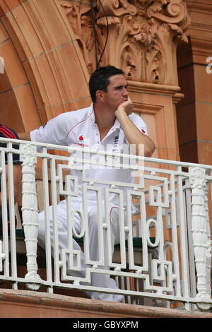 Cricket - The Ashes 2009 - npower Second Test - Tag fünf - England gegen Australien - Lord's. Kevin Pietersen aus England auf dem Balkon von Lord's, London. Stockfoto