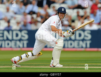 Cricket - The Ashes 2009 - npower Second Test - Tag 1 - England gegen Australien - Lord's. Der englische Alastair Cook schlägt gegen Australien Stockfoto