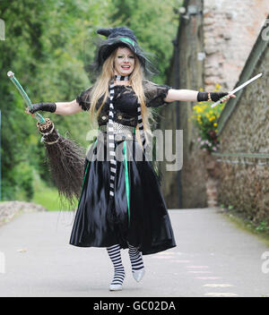 Wookey Hole Hexe interviews Stockfoto