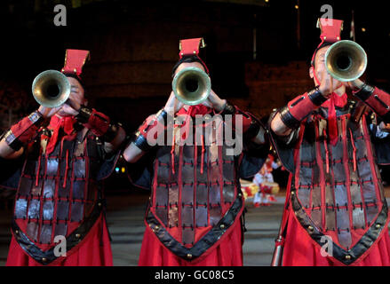 She Huo, aus China, bei der Generalprobe und der Presseinpremiere für das Edinburgh Tattoo im Edinburgh Castle. Stockfoto