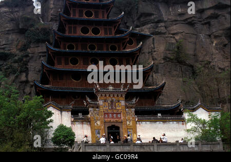 ein Tempel im Dorf Shibaozhai nahe der Stadt Wushan am Fluss Yangzee nahe dem drei-Schluchten-Tal, der drei Stockfoto