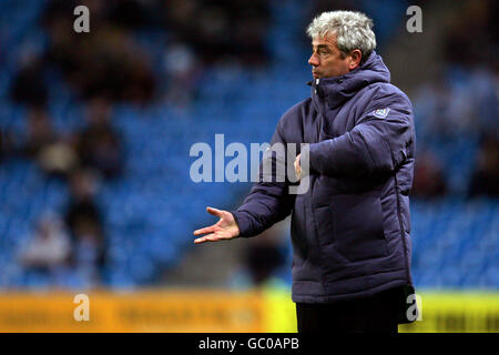 Fußball - Carling Cup - Dritte Runde - Manchester City / Arsenal. Der Manager von Manchester City, Kevin Keegan, während der Niederlage gegen Arsenal Stockfoto