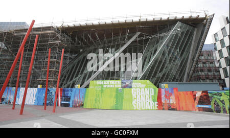 Eine allgemeine Ansicht des neuen Libeskind Theatre in Dublins docklands, das am St. Patrick's Day im Jahr 2010 eröffnet werden soll. Stockfoto