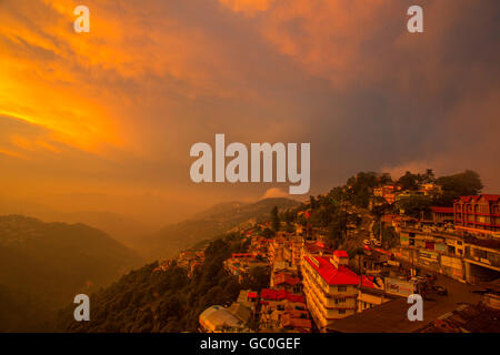 Tolle Aussicht von Shimla während des Sonnenuntergangs Stockfoto