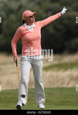 Die Engländerin Samantha Head spielt ihren 2. Schuss auf dem 6. Fairway während der Women's British Open im Royal Lytham und St. Anne's Golf Course, Blackpool. Stockfoto