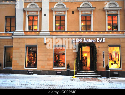 HELSINKI, Finnland - Januar 4: Blick auf die Straße im Stadtzentrum von Helsinki am 4. Januar 2016. Stockfoto