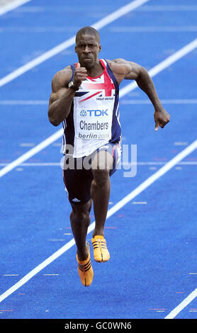 Der britische Dwain Chambers gewinnt seine Eröffnungsrunde in der Männer-100m während der IAAF-Weltmeisterschaft im Olympiastadion, Berlin. Stockfoto