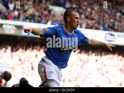 Kenny Miller von den Rangers feiert das zweite Tor des Spiels während des Spiels der Clydesdale Bank Scottish Premier League in Ibrox, Glasgow. Stockfoto