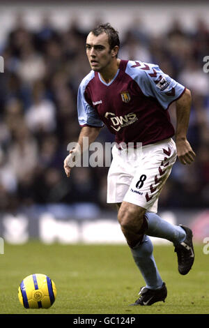 Fußball - FA Barclays Premiership - Aston Villa V Portsmouth. Gavin McCann, Aston Villa Stockfoto