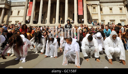 Thriller-Tanz auf dem Trafalgar Square Stockfoto