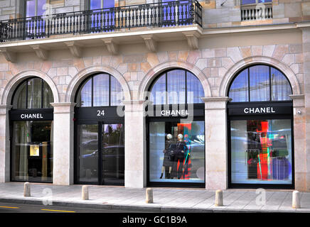 Genf, Schweiz - 17. AUGUST: Chanel-Flagship-Store in Genf Stadtzentrum am 17. August 2015. Chanel ist ein Welt-berühmter Werbereportage Stockfoto