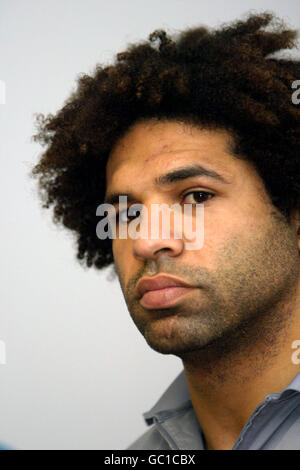 Rugby Union - Lloyds TSB Autumn Series 2004 - Wales / Japan - Wales Training. Colin Charvis von Wales während einer Pressekonferenz Stockfoto