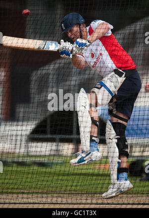 Cricket - The Ashes 2009 - npower Fifth Test - England gegen Australien - England Netze - Tag 1 - The Brit Oval. Der englische Andrew Flintoff während der Nets-Sitzung im Londoner Oval. Stockfoto