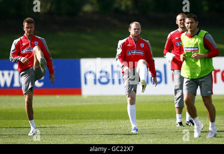 (Links-rechts) Englands David Beckham, Wayne Rooney, Robert Green und Frank Lampard während des Trainings in London Colney, London. Stockfoto