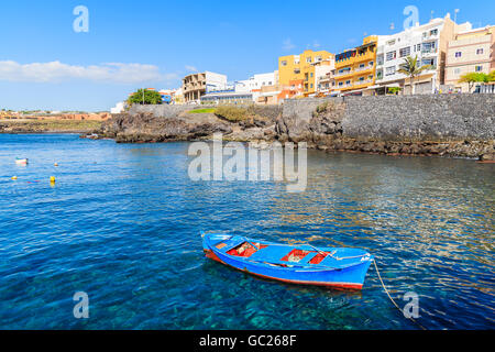 Fischerboot im Hafen von Los Abrigos, Teneriffa, Kanarische Inseln, Spanien Stockfoto