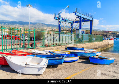 Angelboote/Fischerboote in Schiffswerft im Hafen von San Juan, Teneriffa, Kanarische Inseln, Spanien Stockfoto