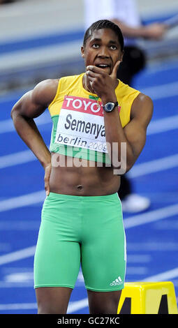 Südafrikas Caster Semenya feiert nach dem Sieg im 800-m-Finale der Frauen bei den IAAF-Weltmeisterschaften im Olympiastadion, Berlin. Stockfoto