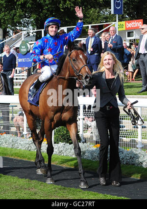 Horse Racing - Ebor Festival - Coolmore Nunthorpe Stakes Tag - York Racecourse Stockfoto