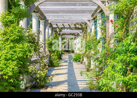 London, UK - 9. Juni 2016 - Hampstead Pergola und Hill Garden in London, England Stockfoto