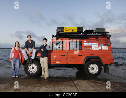 Absolventinnen und Absolventen auf 32.000 km Expedition rund um Atlantik gehen Stockfoto
