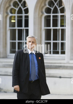 Jean-Claude Trichet, Präsident der Europäischen Zentralbank (EZB), kommt zum G20-Finanzminister-Abendessen in London in Guildhall an. Stockfoto