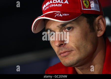 Ferrari-Fahrer Giancarlo Fisichella bei einer Pressekonferenz während des Paddock-Tages auf dem Monza Circuit, Italien. Stockfoto