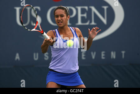 Tennis - 2009 US Open - Day Eleven - Flushing Meadows. Die britische Heather Watson in Aktion in ihrem Spiel gegen die deutsche Annika Beck während der US Open in Flushing Meadows, New York, USA. Stockfoto