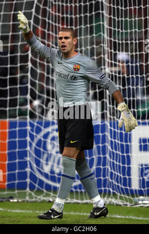 Fußball - UEFA Champions League - Gruppe F - Inter Mailand / Barcelona - San Siro. Victor Valdes, Torwart von Barcelona Stockfoto