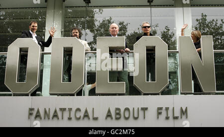 (Von links nach rechts) David Morrissey, Stephen Poliakoff, Julian Fellows, Julien Temple und Sandra Hebron bei einem Fotocall für die Presseinformation des Times BFI 53. London Film Festival am Odeon Leicester Square im Zentrum von London. Stockfoto