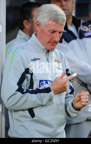 Fußball - FIFA Fußball-Weltmeisterschaft 2010 - Qualifikationsrunde - Gruppe 3 - Nordirland - Slowakei - Windsor Park. Nigel Worthington, Manager in Nordirland Stockfoto