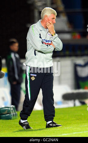 Fußball - FIFA Fußball-Weltmeisterschaft 2010 - Qualifikationsrunde - Gruppe 3 - Nordirland - Slowakei - Windsor Park. Nigel Worthington, Manager in Nordirland Stockfoto