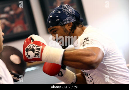 David Haye während einer Fotozelle im Hatton Health and Fitness Gym, Hyde. Stockfoto