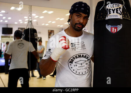 David Haye während einer Fotozelle im Hatton Health and Fitness Gym, Hyde. Stockfoto