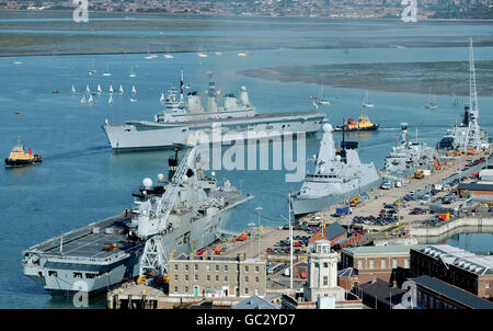 HMS Ark Royal kehrt zurück Stockfoto