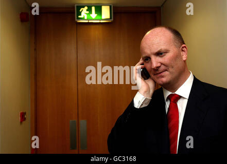 Declan Ganley nimmt an der Debatte der UCD Law Society in Lissabon Teil. Stockfoto